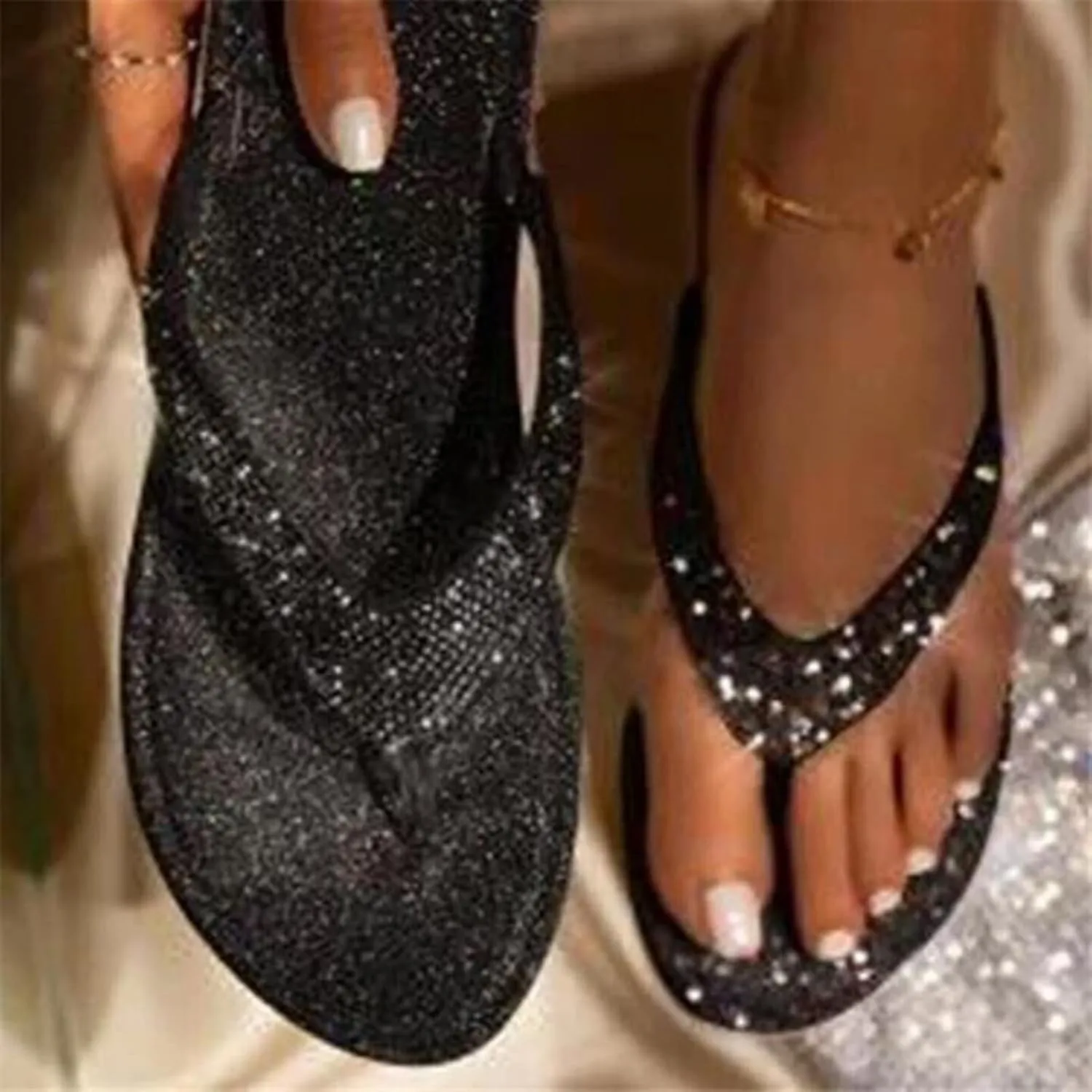 Beach Slippers for Women - Summer Fancy Style Rhinestone-Design Open Toe Herringbone Slippers, Bling-Bling Flat Beach Sandals Flip Flops
