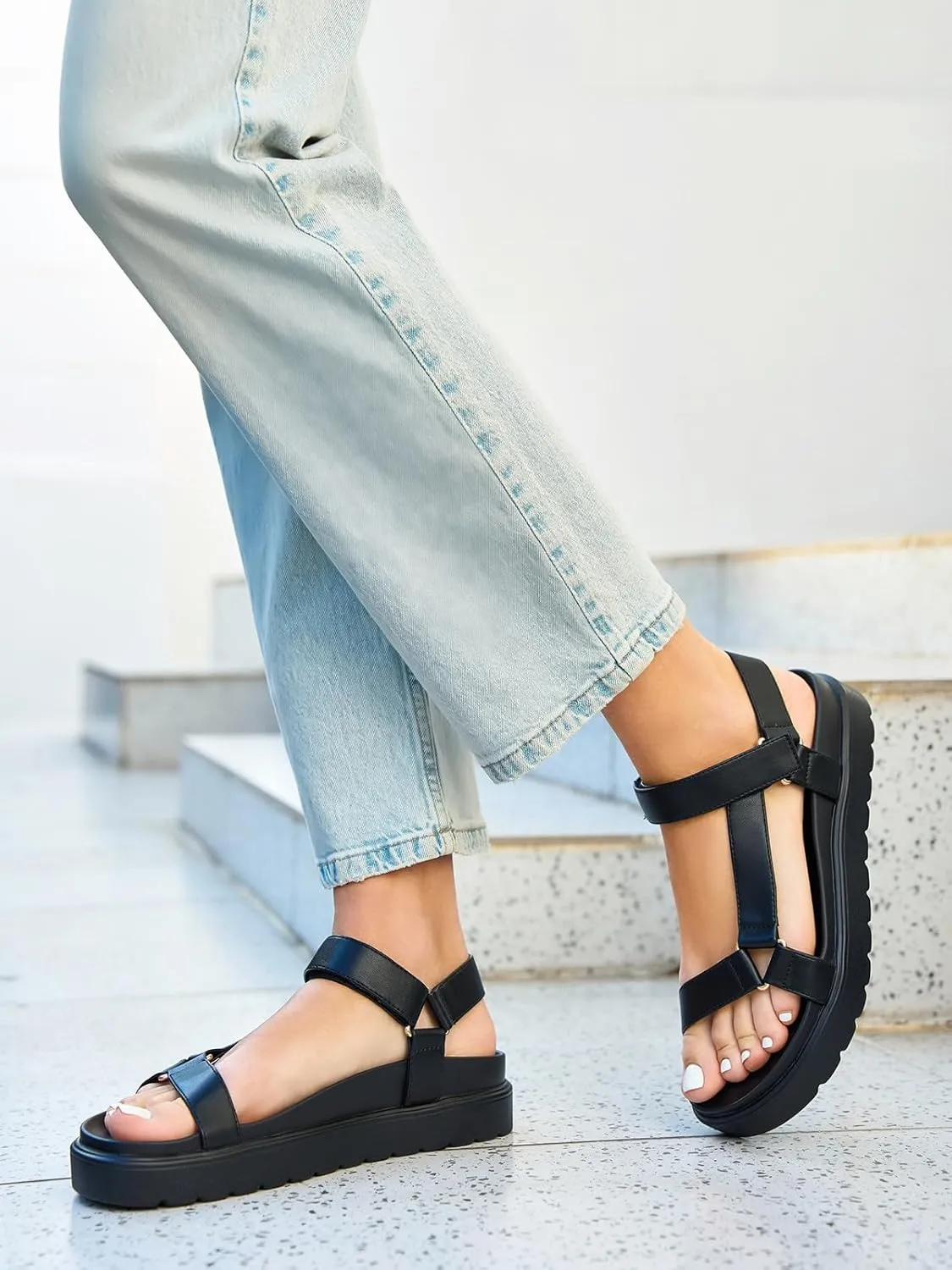 Coutgo Womens Platform Sandals Comfortable Arch Support Footbed Adjustable Ankle Strap Summer Beach Flat Sandals
