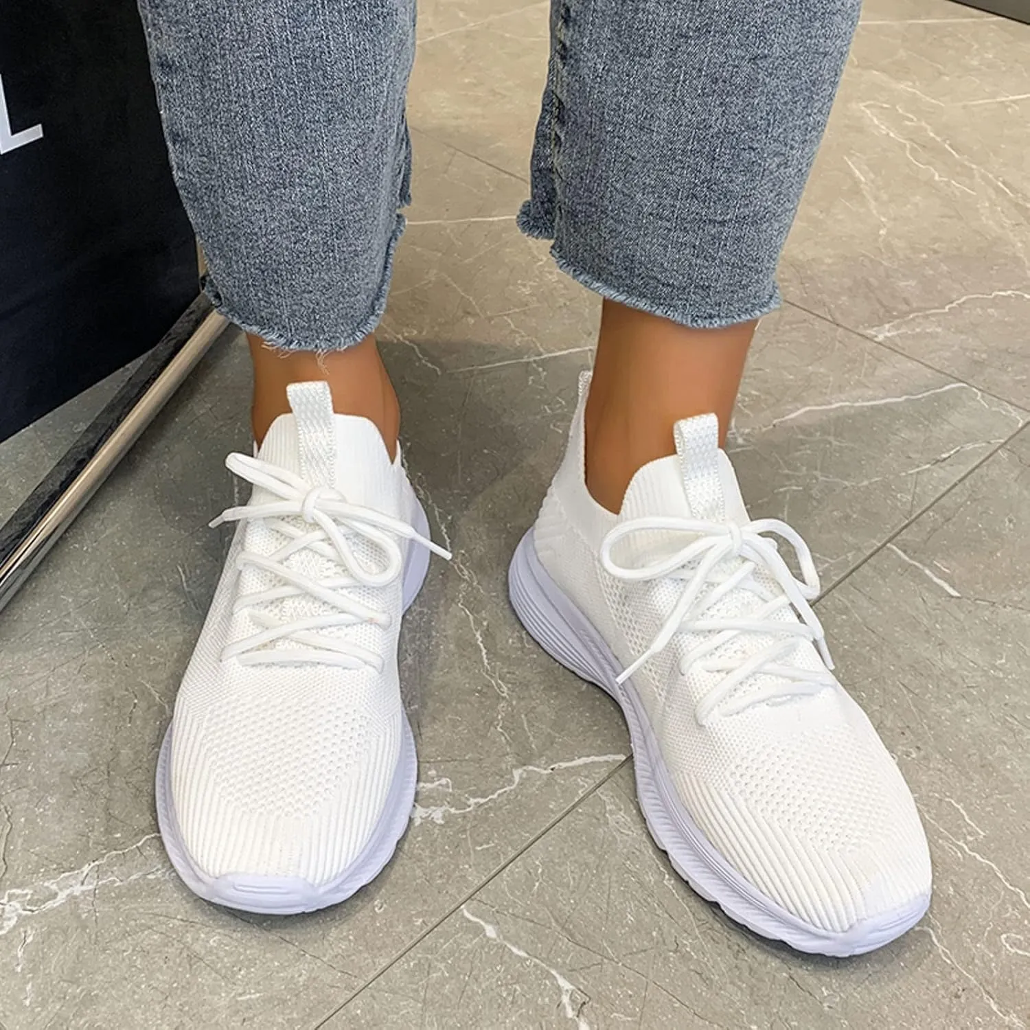 Fashion Spring and Summer Women Sports Shoes Flat Bottom Lightweight Flying Woven Mesh Cushioning Running Slip Women