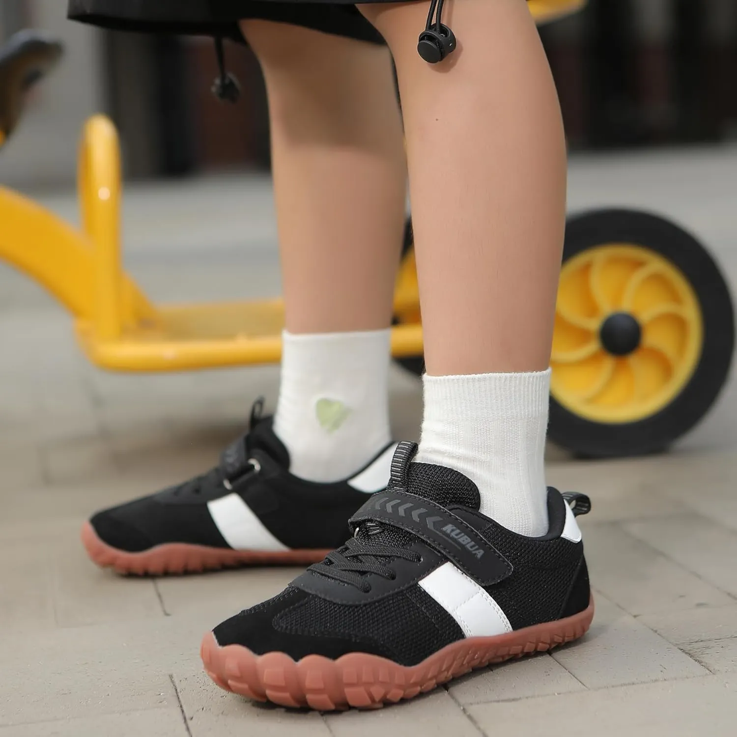 KUBUA Boys Girls Sneakers Kids Barefoot Shoes Comfort Anti-Slip Walking Shoes for Indoor Outdoor Toddler Little Big Kid