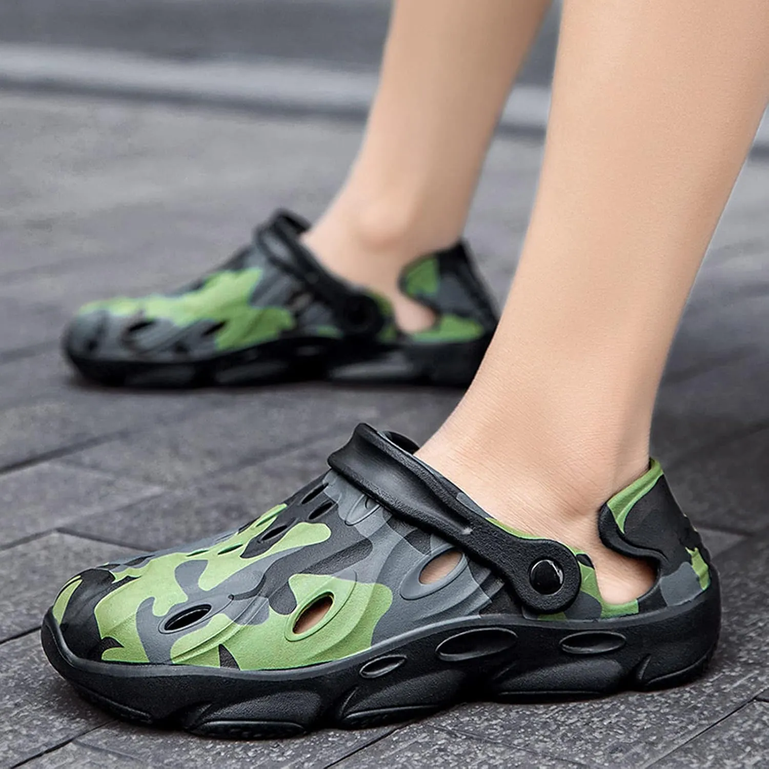 Meidiastra Men's Clogs Shoes Comfortable Breathable Garden Clogs Shoes Non Slip Beach Sandals Walking Slippers