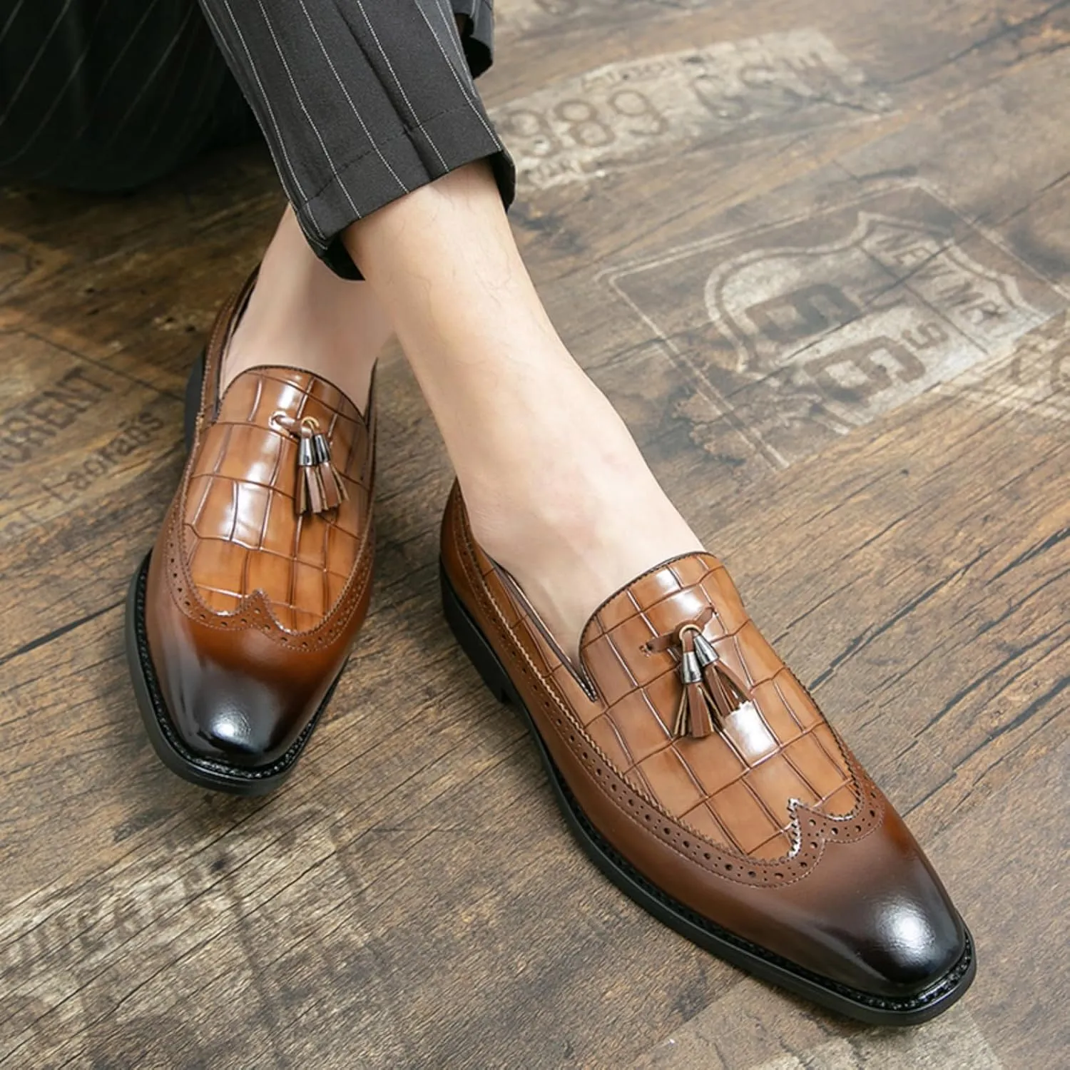 Men Loafer Dress Shoes Multicolor Brogues with Tassels Patchwork Two Tone Color Matching Punched Toe Men's Loafers & Slip-Ons Penny Brown Black