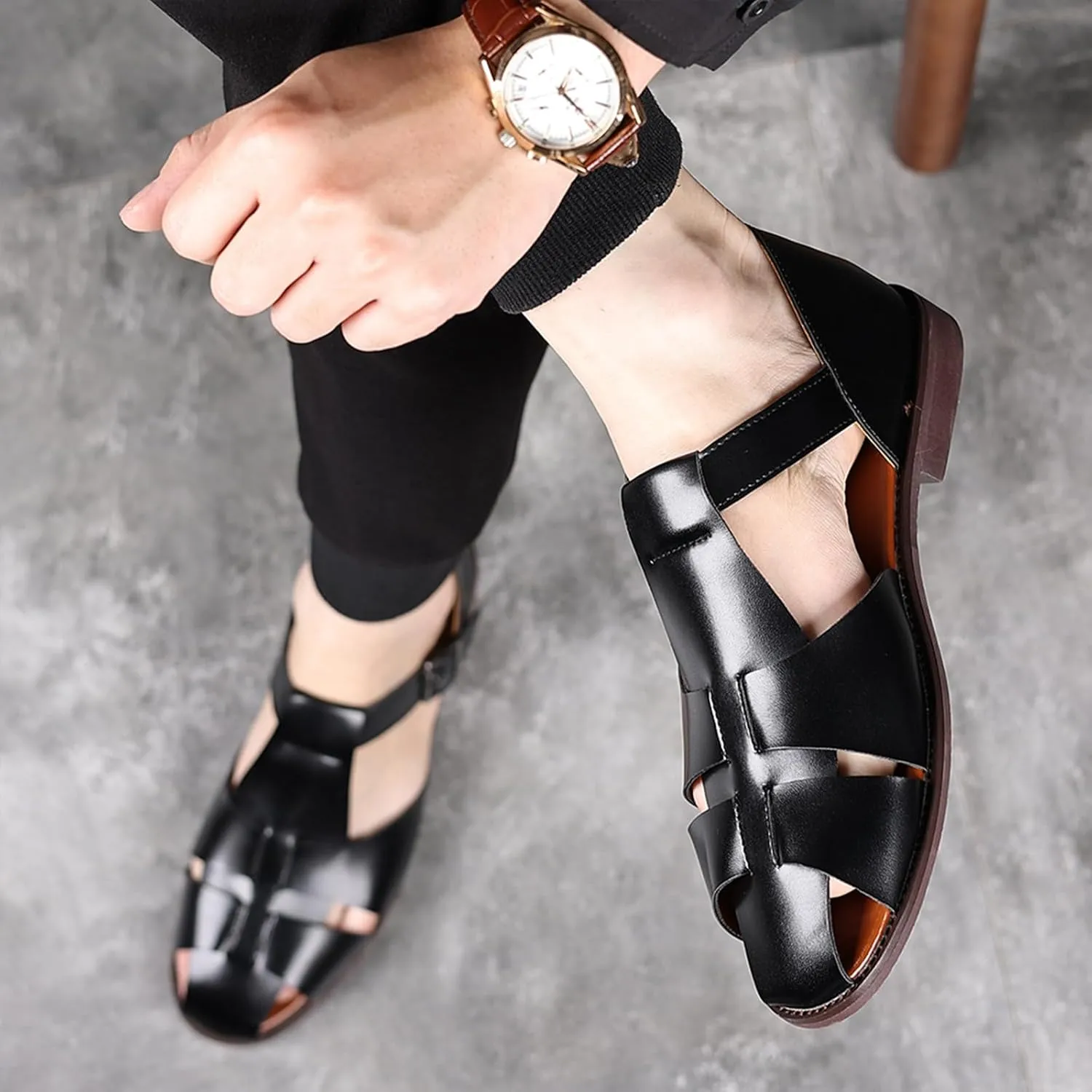 Men's Closed-Toe Flat Fisherman Sandals Lightweight Non-Slip Adjustable Hook & Loop Leather Wading Sandals for Summer Beach Casual Daily Wear