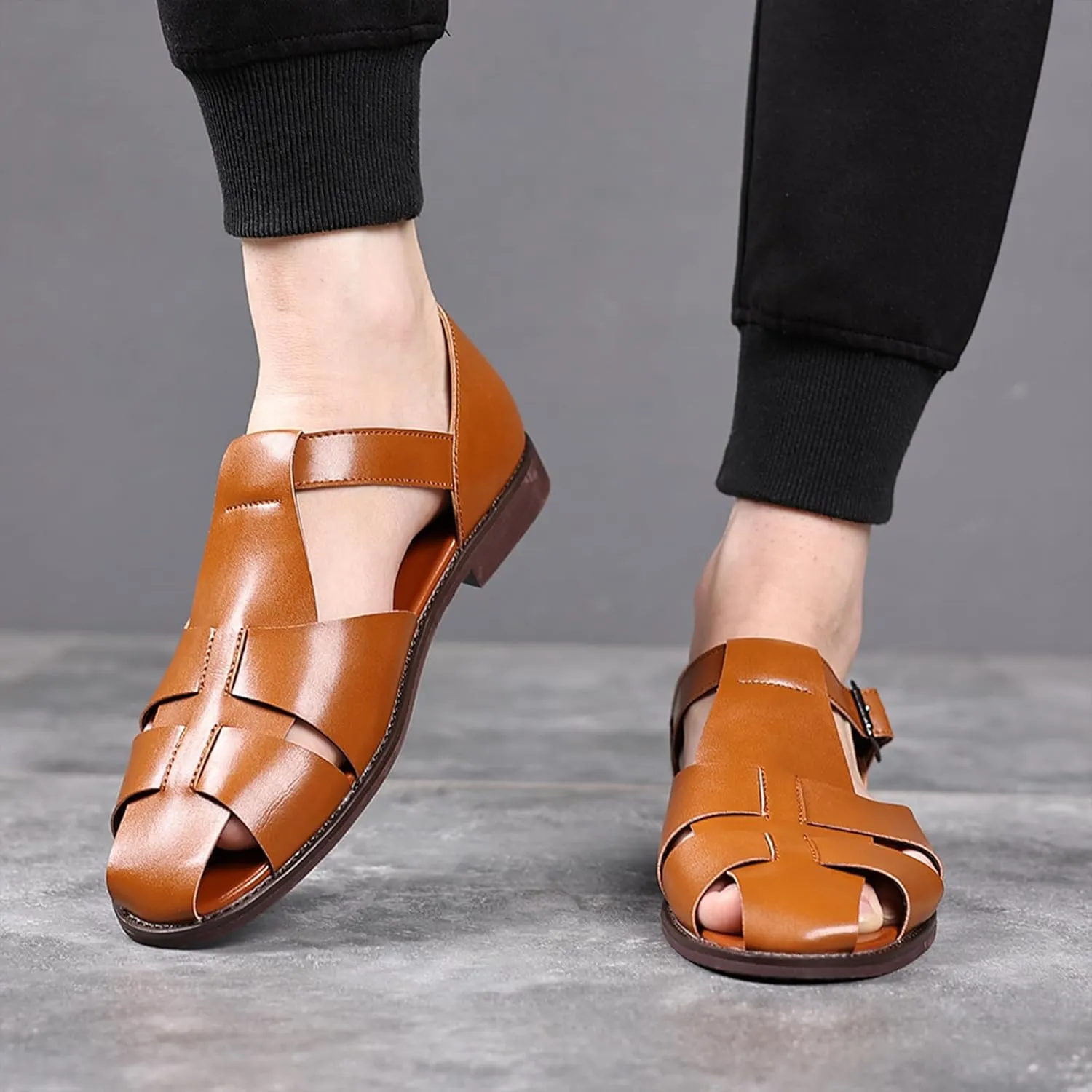 Men's Closed-Toe Flat Fisherman Sandals Lightweight Non-Slip Adjustable Hook & Loop Leather Wading Sandals for Summer Beach Casual Daily Wear