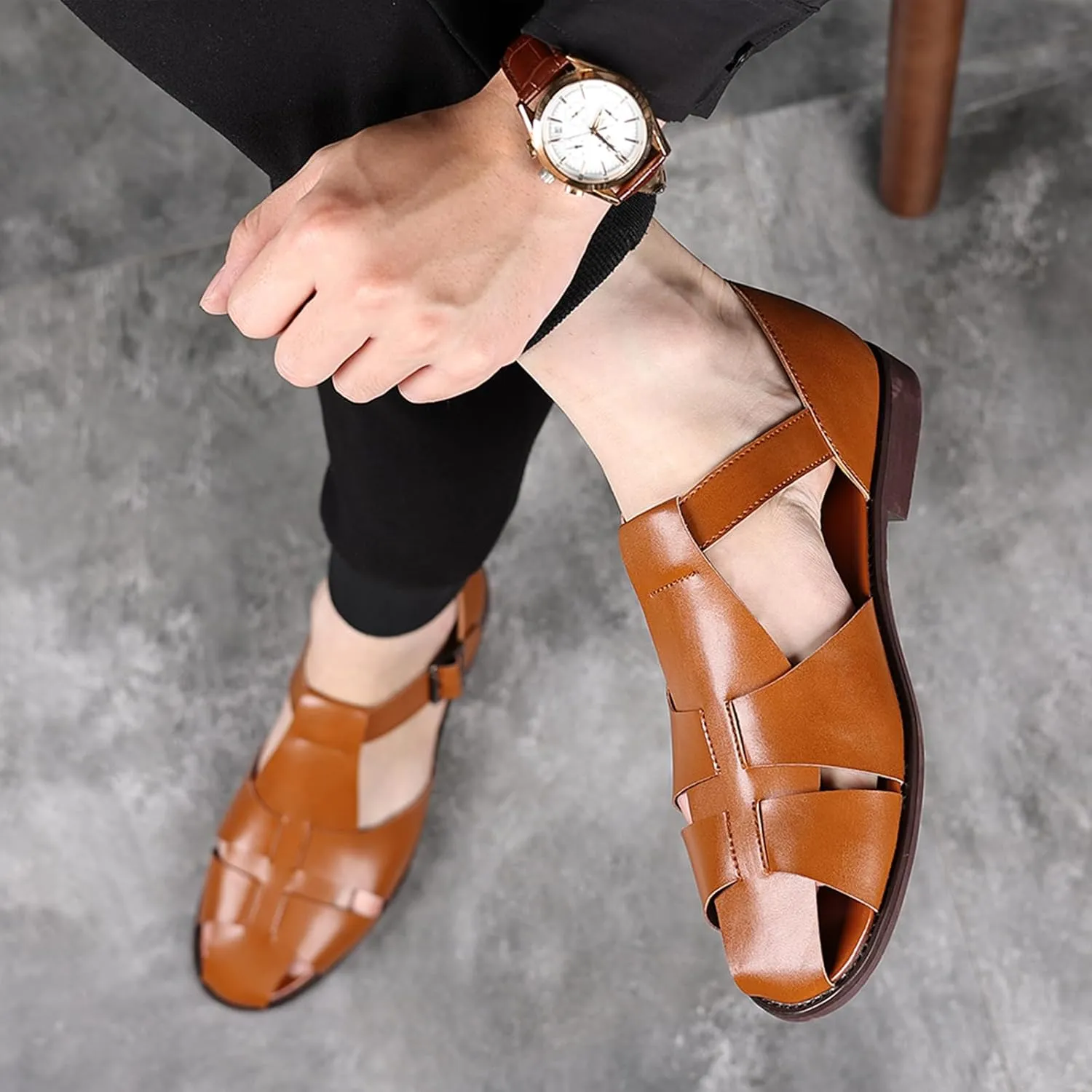 Men's Closed-Toe Flat Fisherman Sandals Lightweight Non-Slip Adjustable Hook & Loop Leather Wading Sandals for Summer Beach Casual Daily Wear