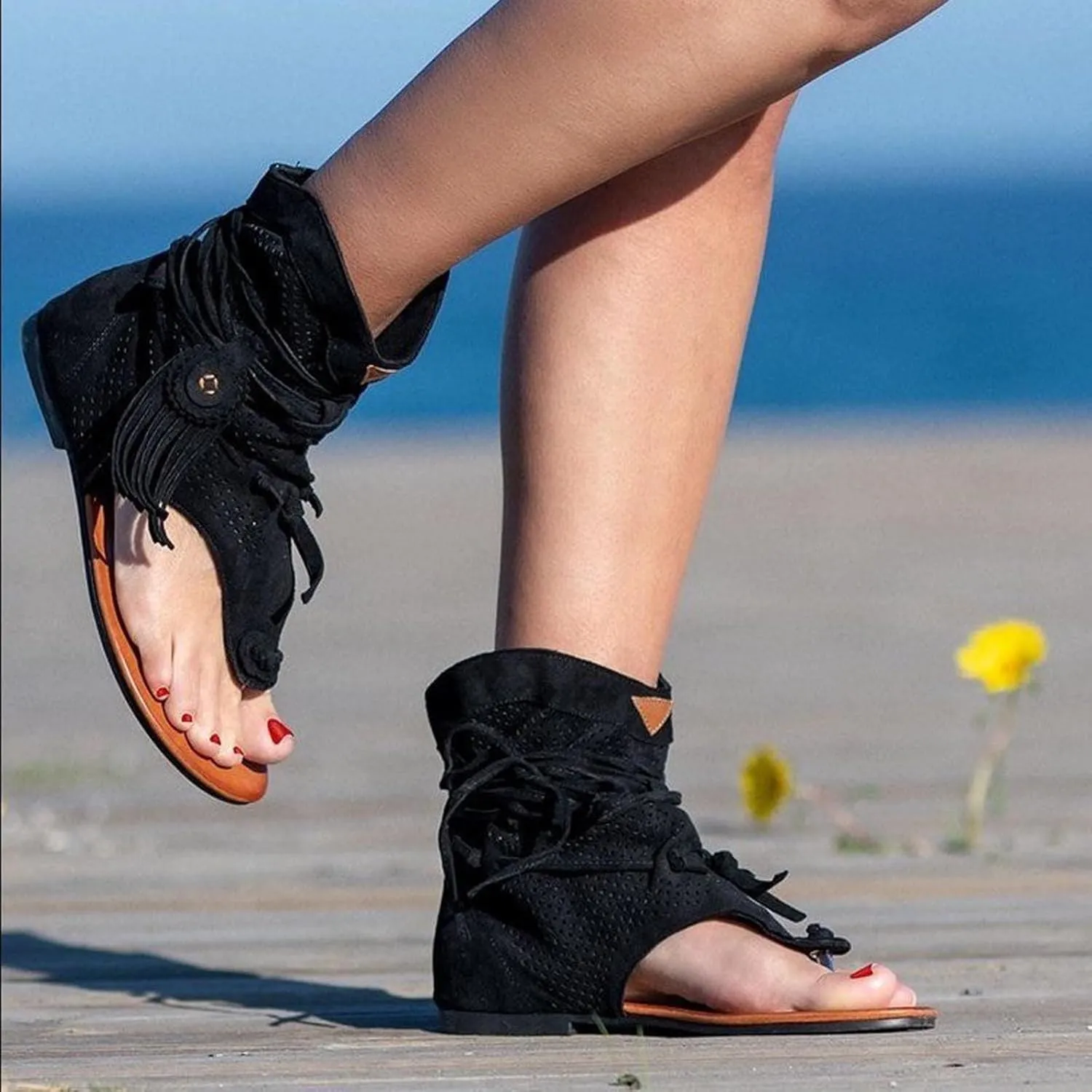 Sandals for Women Dressy Summer Flat Vintage Clip Toe Flip Flops Boho Fringe Tassel Sandals 2023 Bohemian Retro Casual Roman Beach Shoes Boots