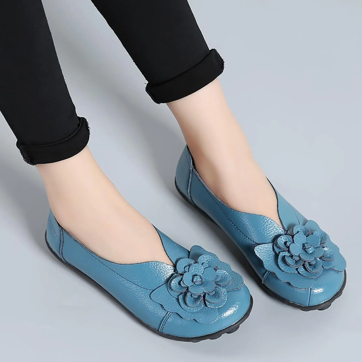 Slip on Loafers for Women Leather Flowers Loafers Comfortable Walking Work Flats Shoes Lightweight Soft Sole Flat Shoes Round Toe Summer Shoe