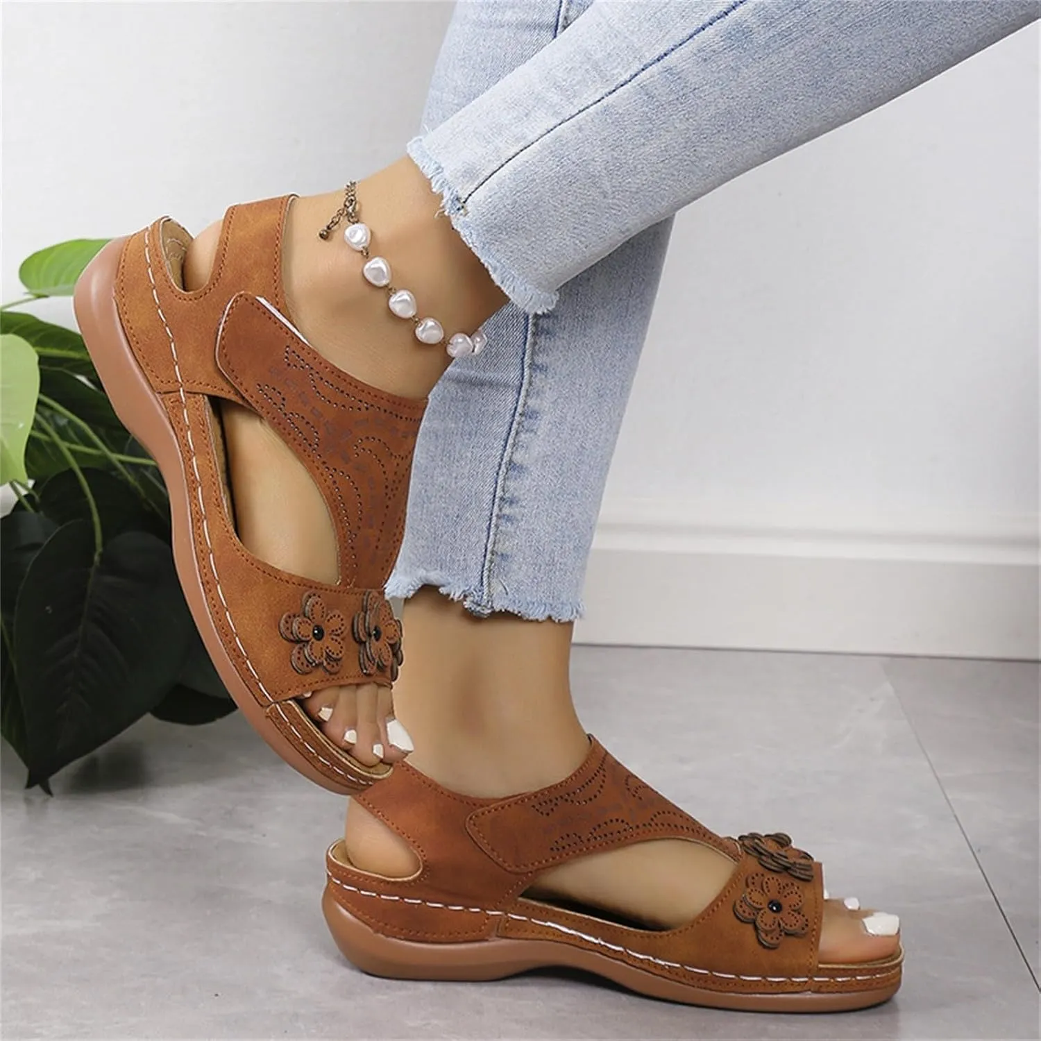 Women Sandals Summer Large Retro Casual Flower Slope Heel Beach Lightweight Fashionable Solid Color Shoes Slides