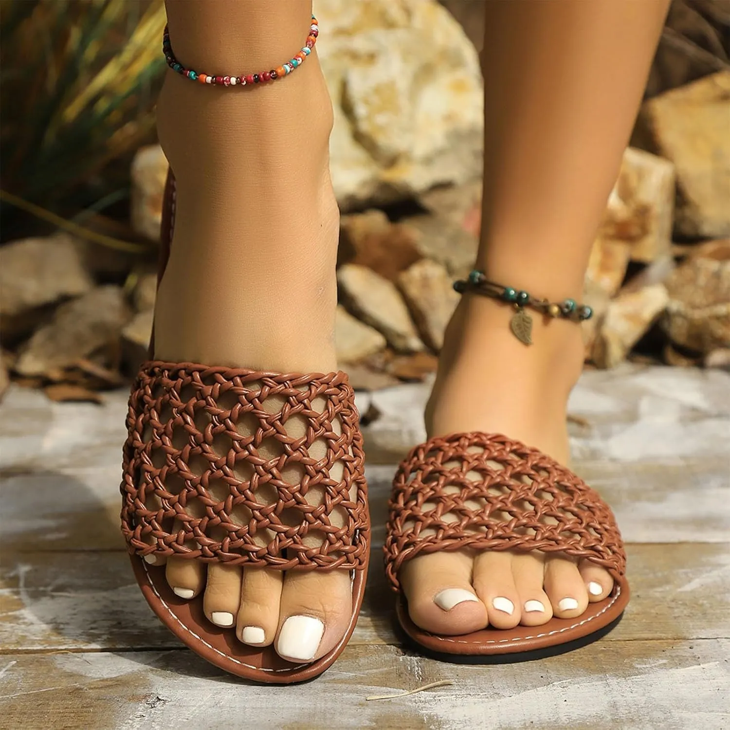 Women's Hollow Out Braided Straw Slide Sandal Open Toe Slip on Slippers Casual Comfortable Outdoor Walking Beach Shoes