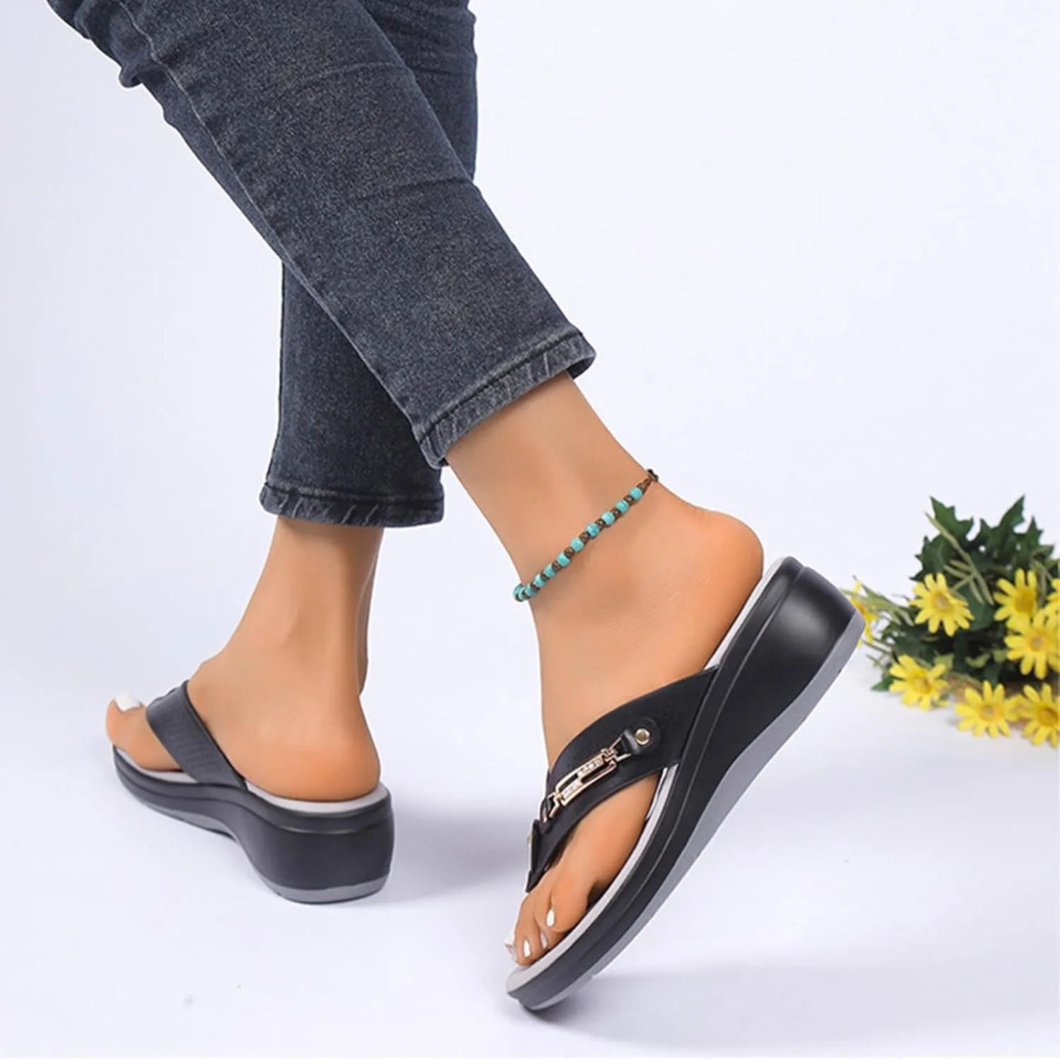 Women's Spring Summer Casual Slippers Metal Buckle Wedge Sandals with Arch Support Fashion Beach Clip-Toe Flip Flops