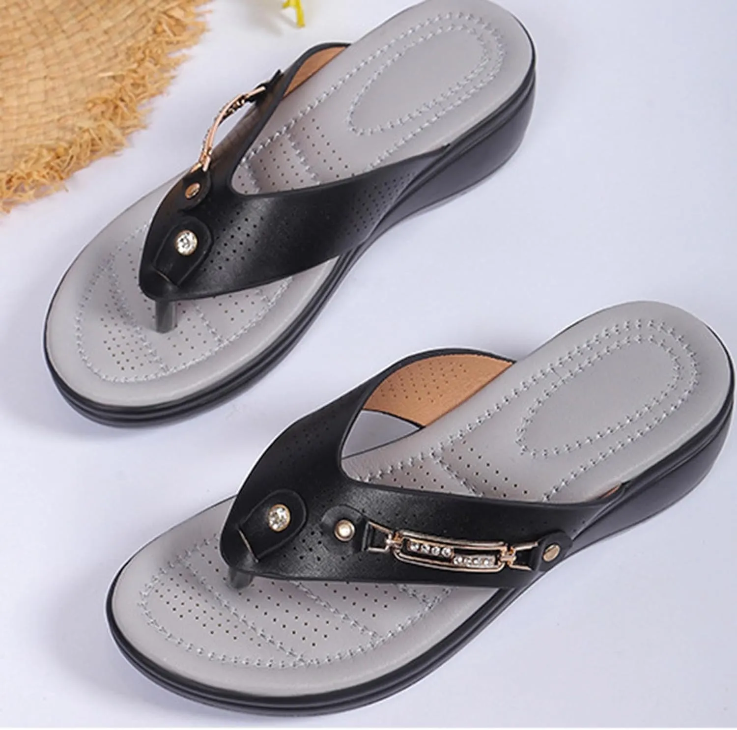 Women's Spring Summer Casual Slippers Metal Buckle Wedge Sandals with Arch Support Fashion Beach Clip-Toe Flip Flops