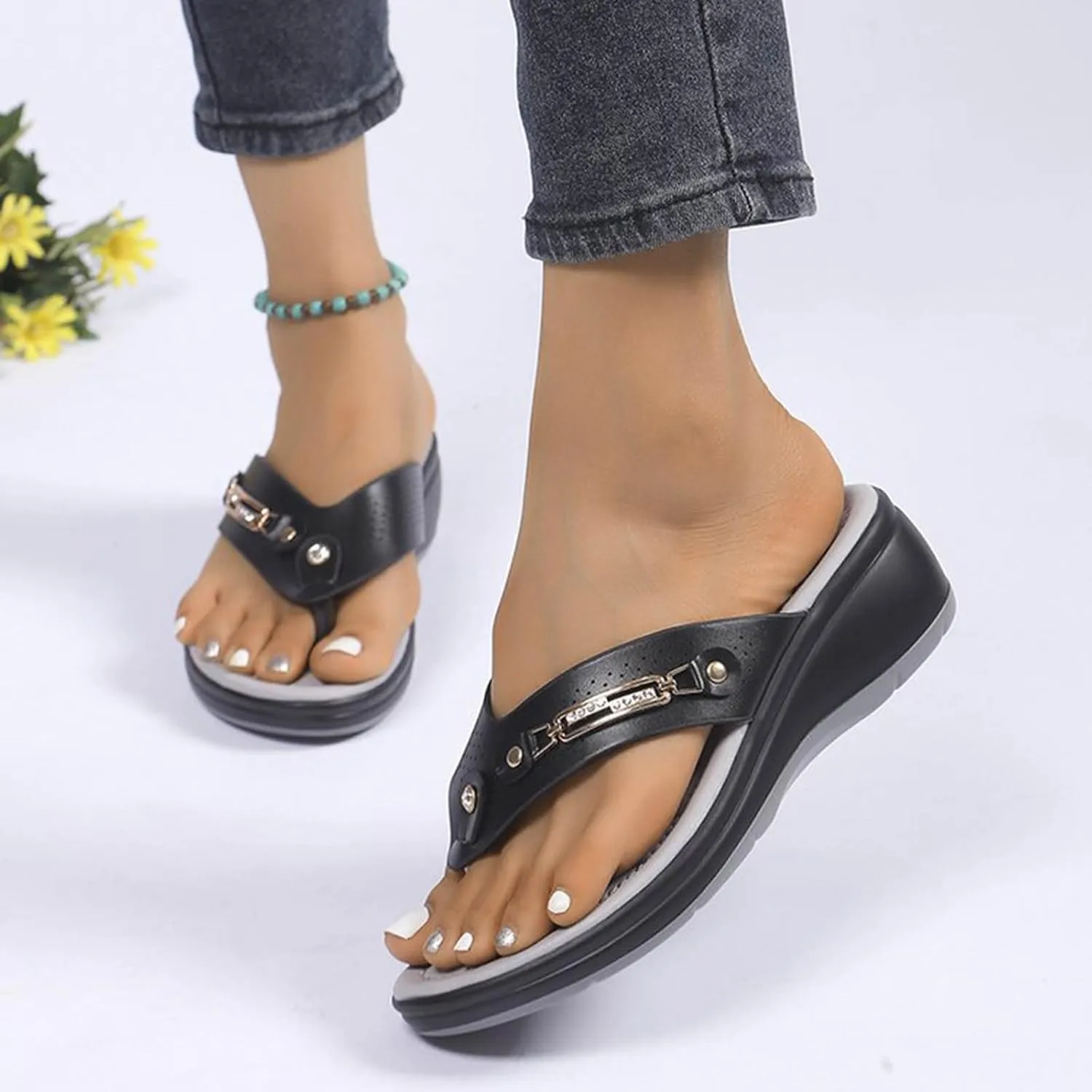 Women's Spring Summer Casual Slippers Metal Buckle Wedge Sandals with Arch Support Fashion Beach Clip-Toe Flip Flops